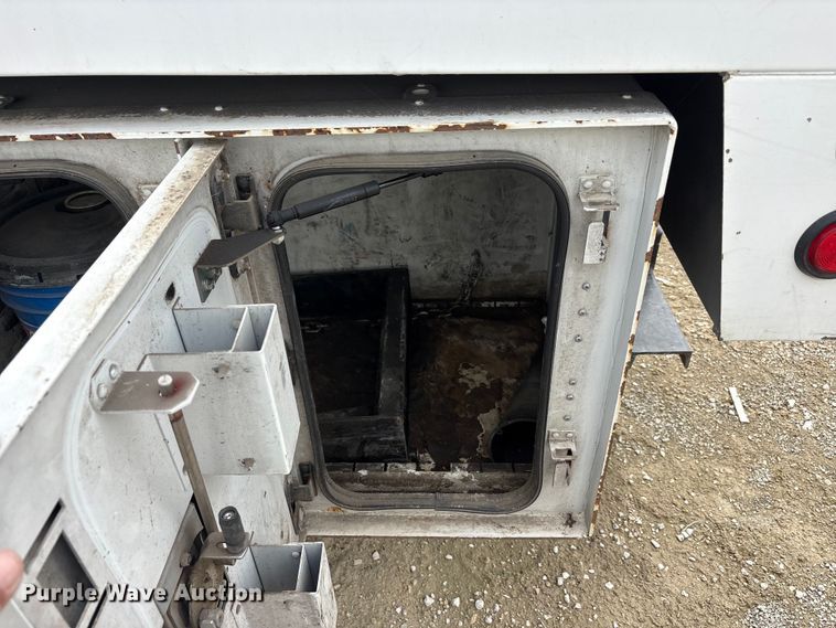 image for item YA2808 2017 Ford F750  forestry bucket truck