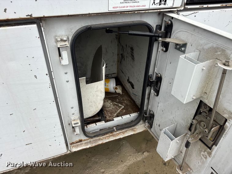 image for item YA2808 2017 Ford F750  forestry bucket truck