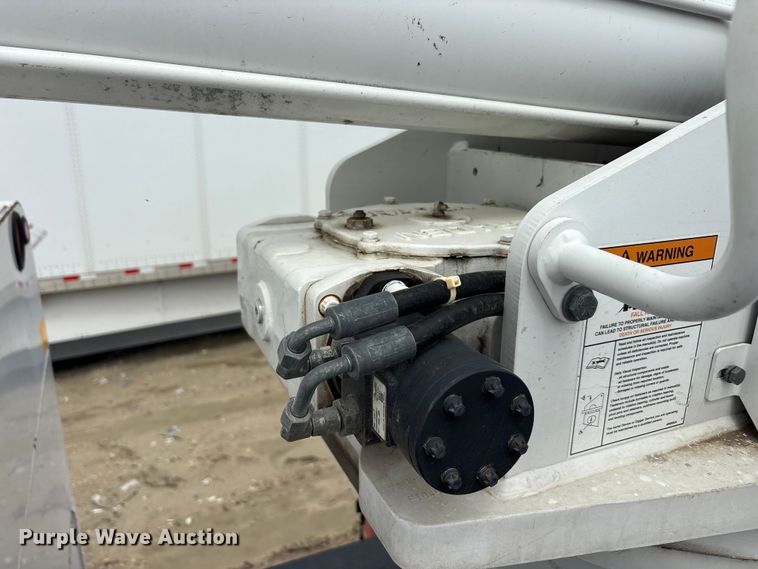 image for item YA2808 2017 Ford F750  forestry bucket truck