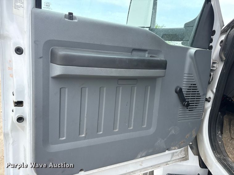 image for item YA2808 2017 Ford F750  forestry bucket truck