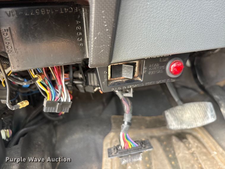 image for item YA2808 2017 Ford F750  forestry bucket truck