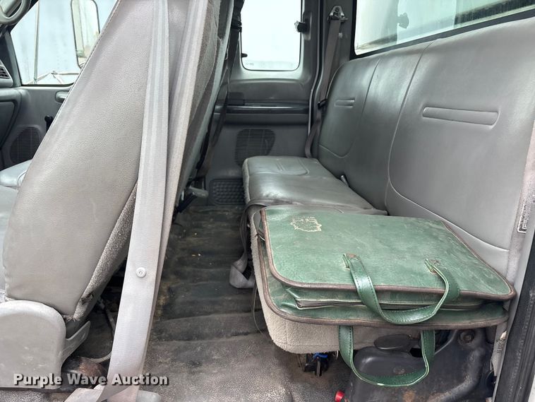 image for item YA2810 2008 Ford F750 Super Duty chipper truck