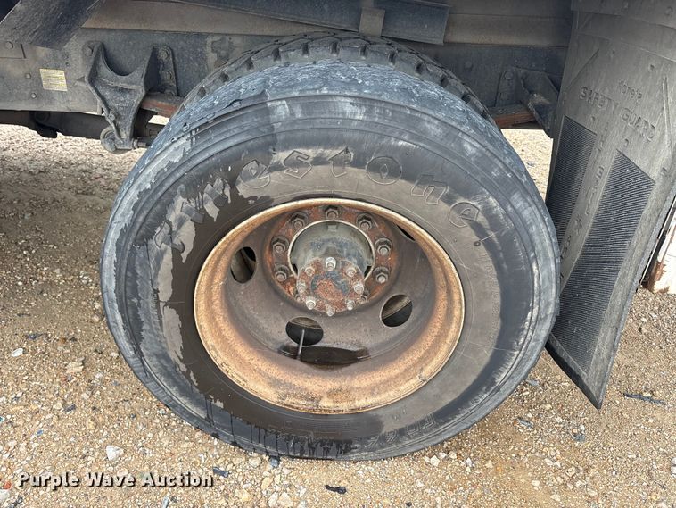 image for item YA2810 2008 Ford F750 Super Duty chipper truck