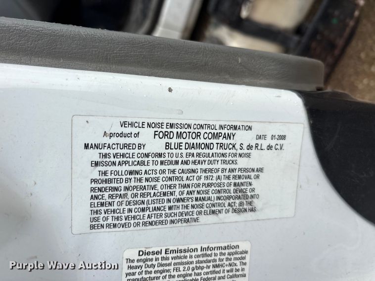 image for item YA2810 2008 Ford F750 Super Duty chipper truck
