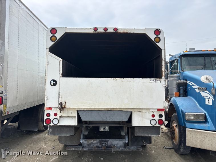 image for item YA2812 2009 Ford F750 Super Duty chipper truck