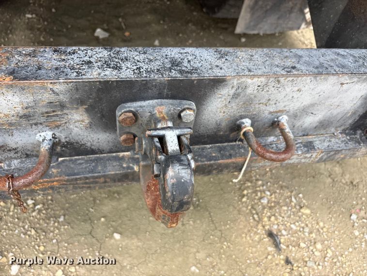 image for item YA2812 2009 Ford F750 Super Duty chipper truck