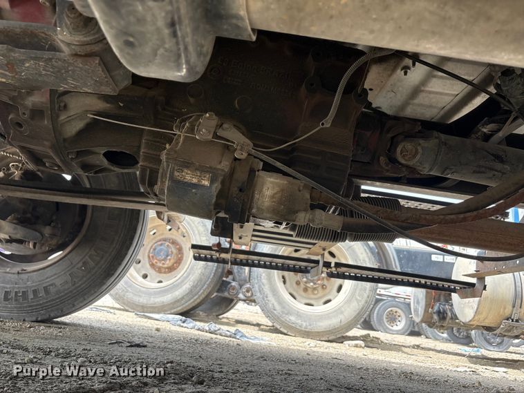 image for item YA2812 2009 Ford F750 Super Duty chipper truck