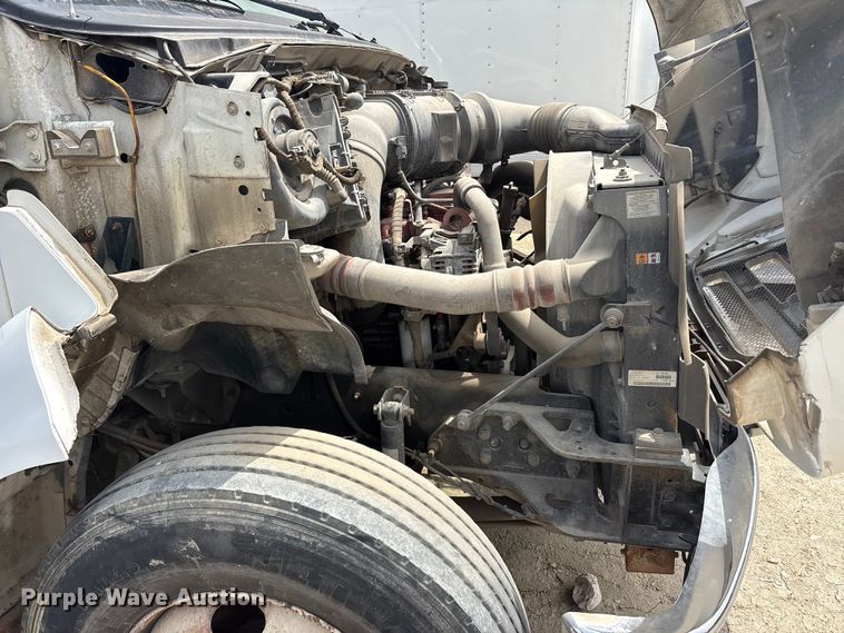 image for item YA2812 2009 Ford F750 Super Duty chipper truck