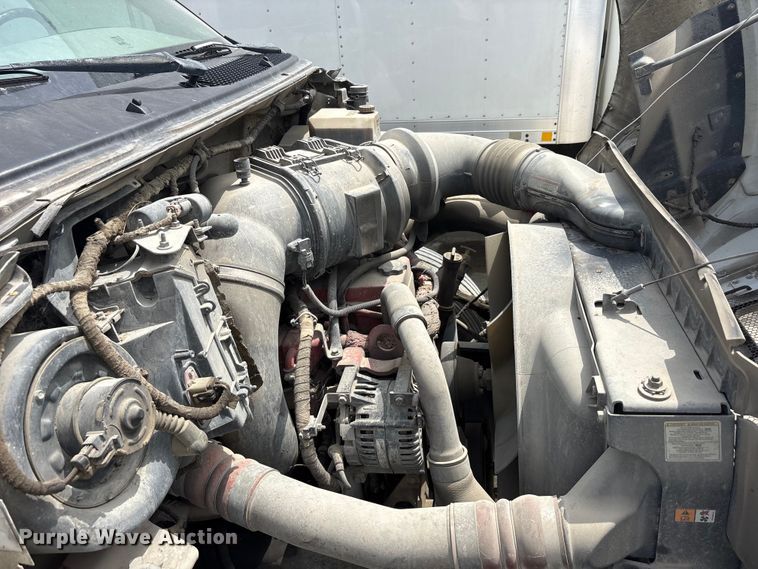 image for item YA2812 2009 Ford F750 Super Duty chipper truck