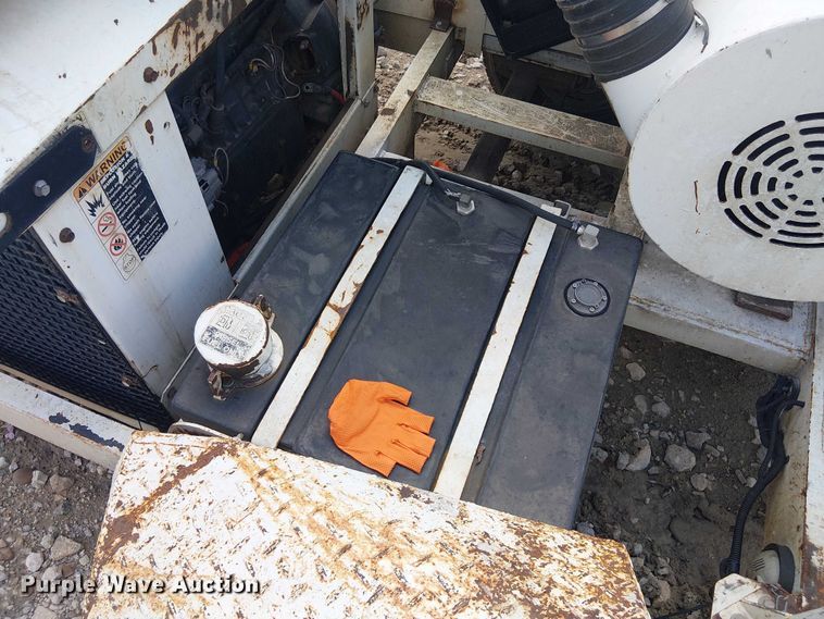 image for item YA2821 2009 Altec WC-126 wood chipper