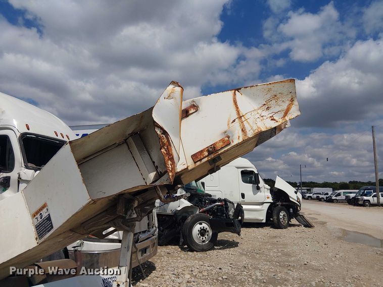 image for item YA2821 2009 Altec WC-126 wood chipper