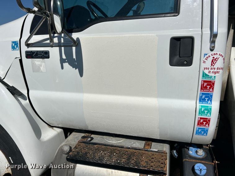 image for item YA2823 2015 Ford F750 Super Duty forestry bucket truck