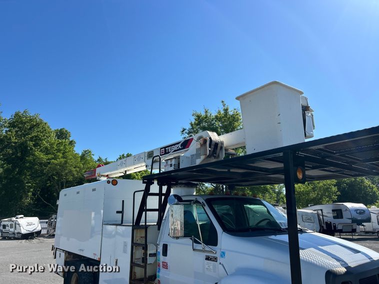 image for item YA2823 2015 Ford F750 Super Duty forestry bucket truck
