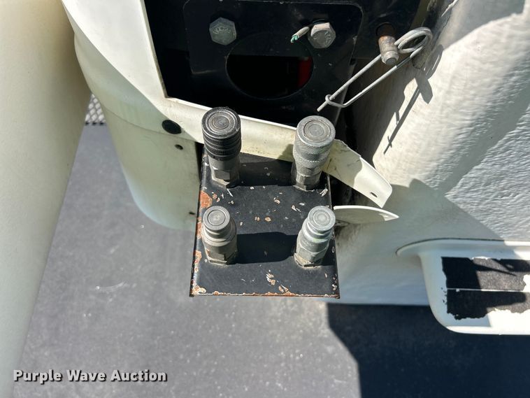 image for item YA2823 2015 Ford F750 Super Duty forestry bucket truck