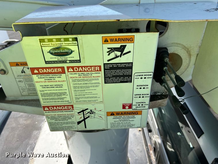 image for item YA2823 2015 Ford F750 Super Duty forestry bucket truck