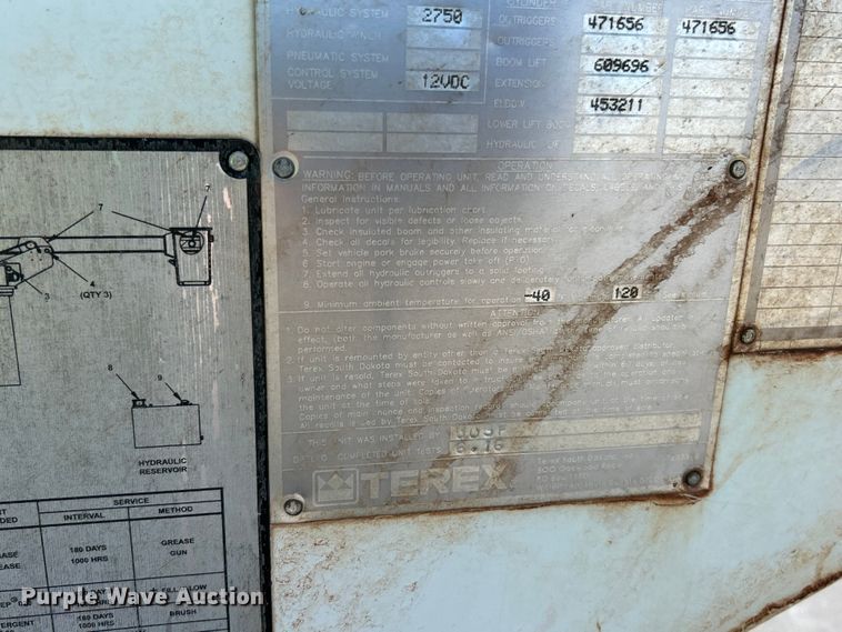 image for item YA2823 2015 Ford F750 Super Duty forestry bucket truck