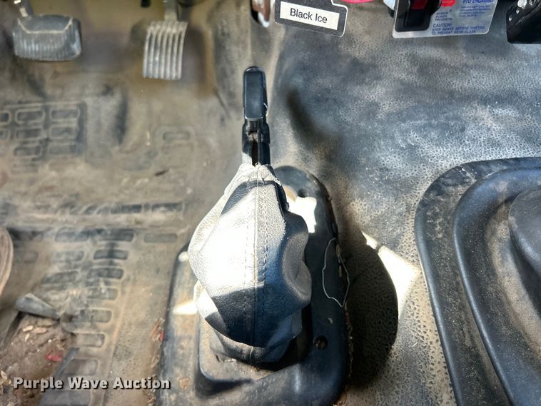 image for item YA2823 2015 Ford F750 Super Duty forestry bucket truck