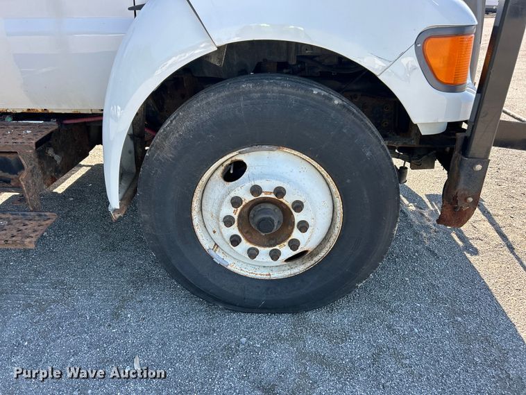 image for item YA2823 2015 Ford F750 Super Duty forestry bucket truck