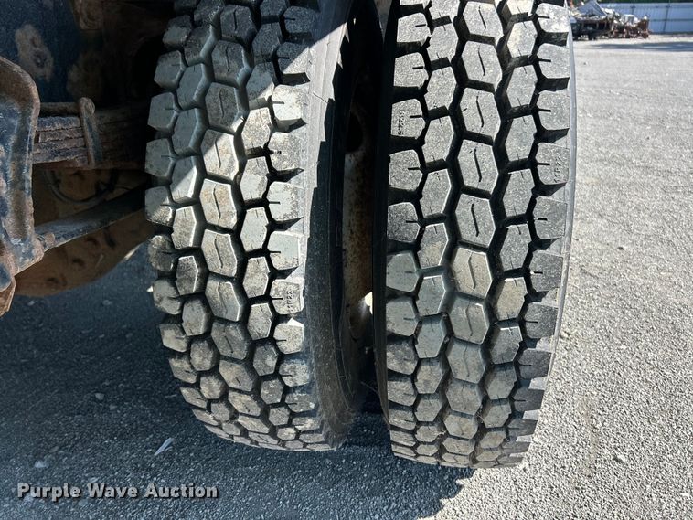 image for item YA2823 2015 Ford F750 Super Duty forestry bucket truck