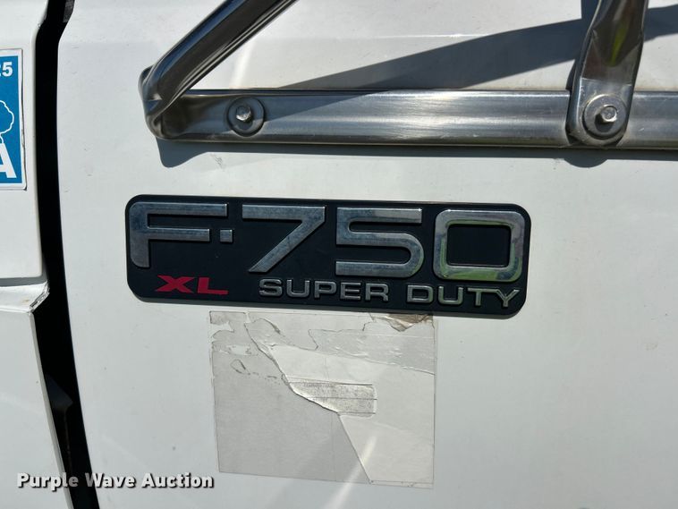 image for item YA2823 2015 Ford F750 Super Duty forestry bucket truck