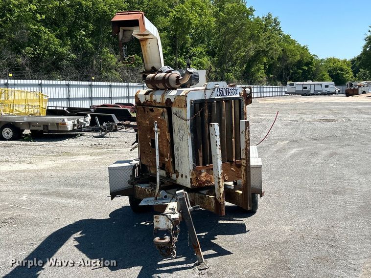 image for item YA2824 Bandit 200XP wood chipper