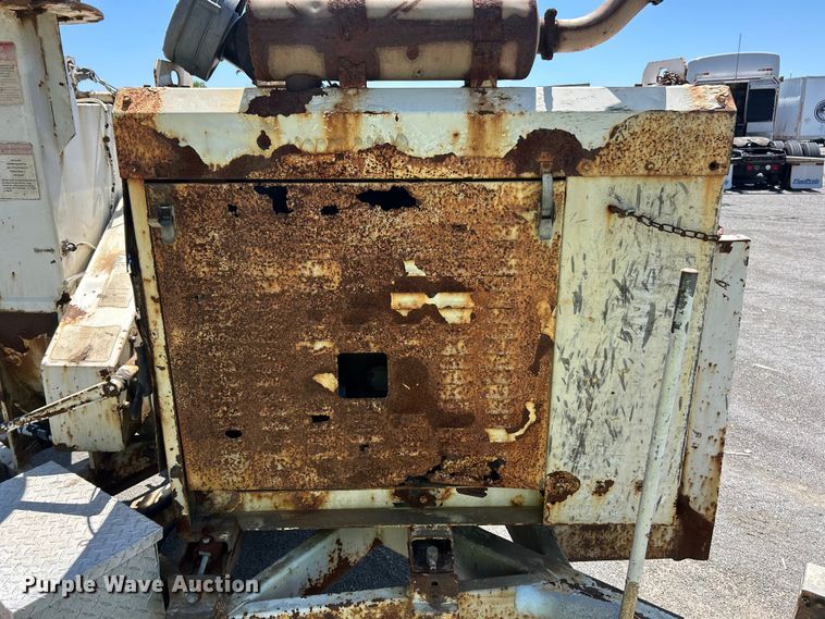 image for item YA2824 Bandit 200XP wood chipper