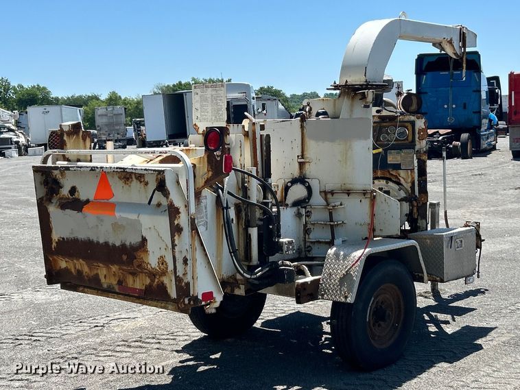 image for item YA2825 Bandit 200 XD wood chipper