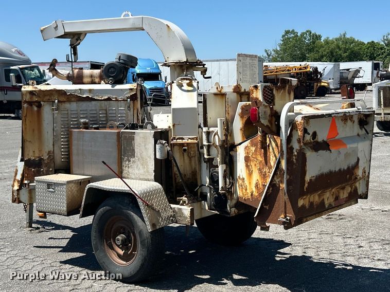 image for item YA2825 Bandit 200 XD wood chipper