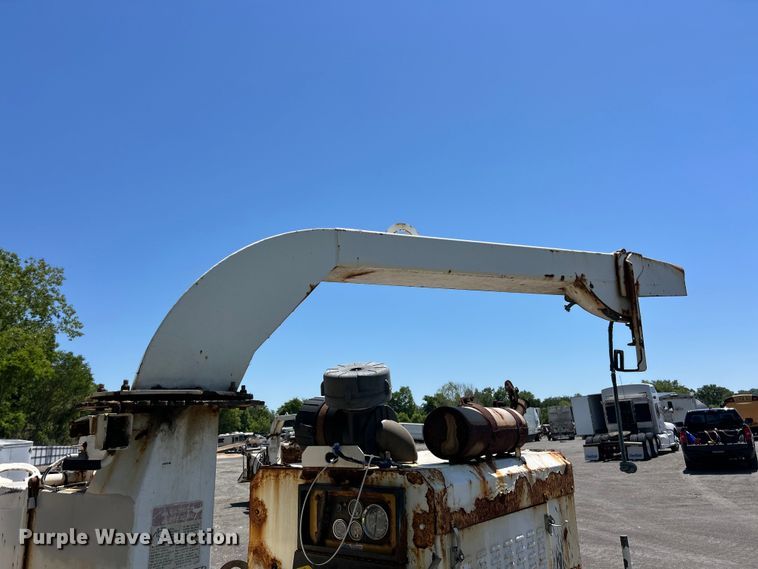 image for item YA2825 Bandit 200 XD wood chipper