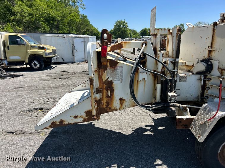 image for item YA2825 Bandit 200 XD wood chipper