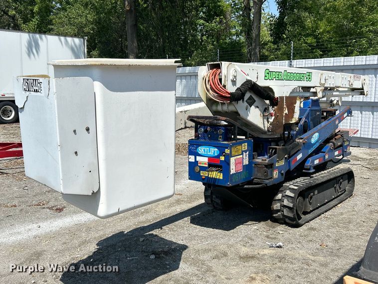 image for item YA2826 2014 SkyLift 53TD tracked boom lift