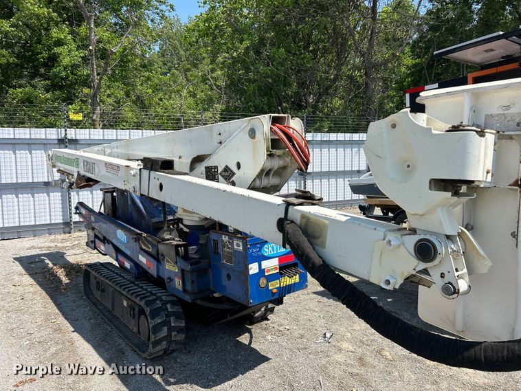 image for item YA2826 2014 SkyLift 53TD tracked boom lift