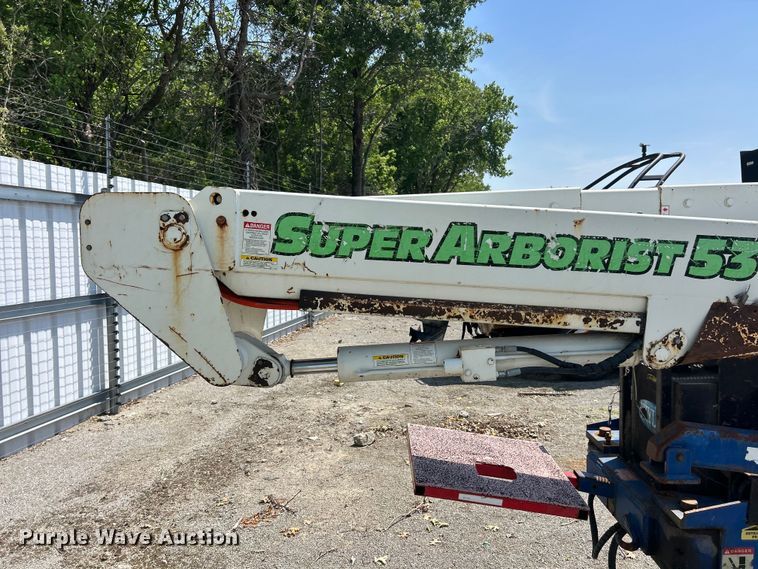 image for item YA2826 2014 SkyLift 53TD tracked boom lift