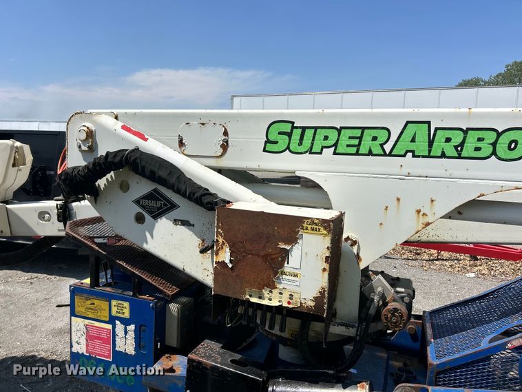 image for item YA2826 2014 SkyLift 53TD tracked boom lift