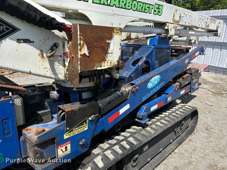 image for item YA2826 2014 SkyLift 53TD tracked boom lift