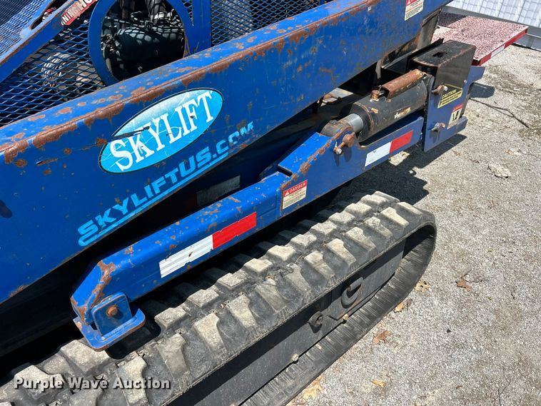 image for item YA2826 2014 SkyLift 53TD tracked boom lift