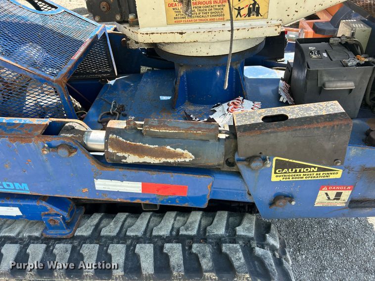 image for item YA2826 2014 SkyLift 53TD tracked boom lift