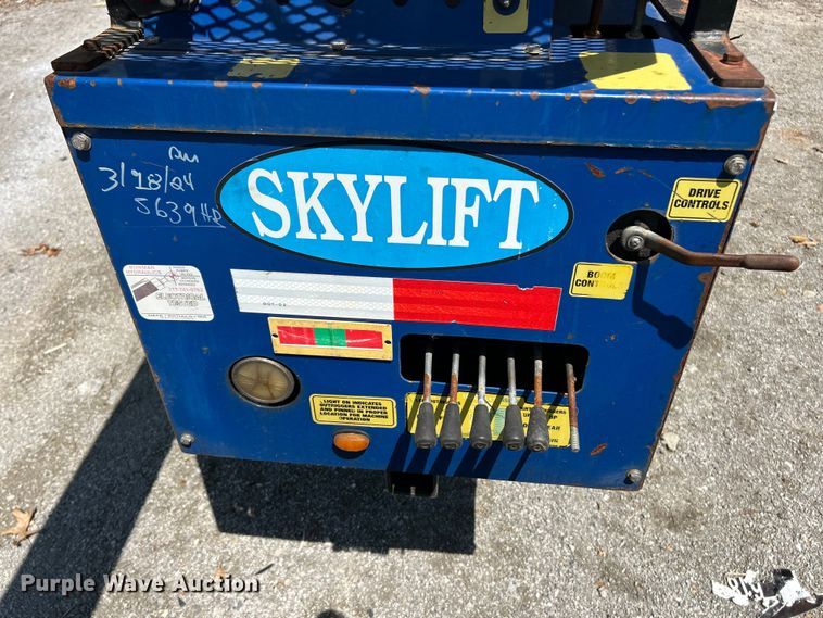 image for item YA2826 2014 SkyLift 53TD tracked boom lift