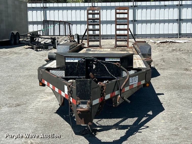image for item YA2827 2015 Sure-Trac equipment trailer