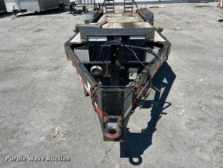 image for item YA2827 2015 Sure-Trac equipment trailer