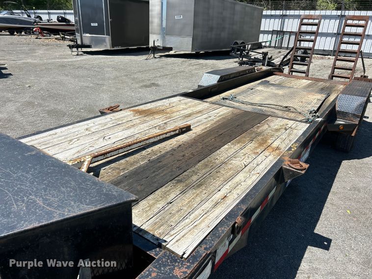 image for item YA2827 2015 Sure-Trac equipment trailer