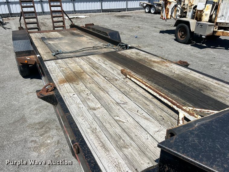 image for item YA2827 2015 Sure-Trac equipment trailer