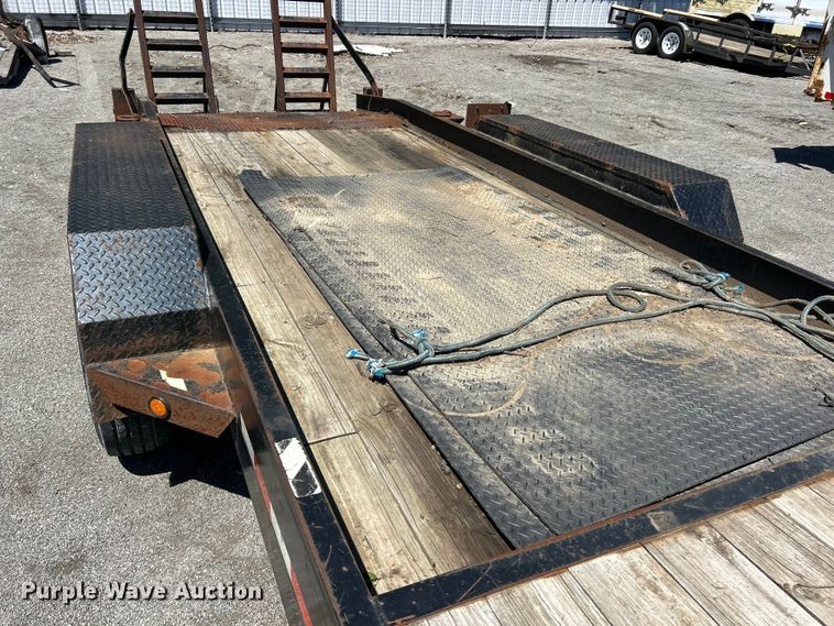 image for item YA2827 2015 Sure-Trac equipment trailer