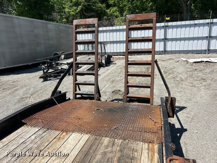 image for item YA2827 2015 Sure-Trac equipment trailer