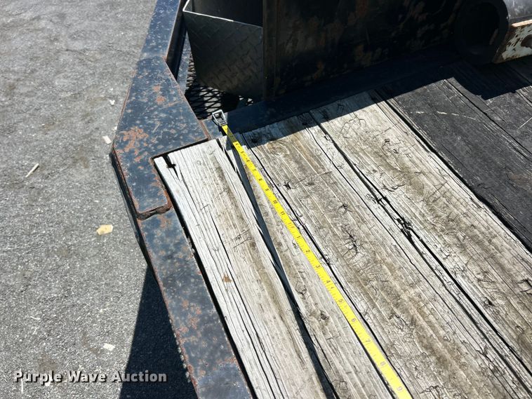 image for item YA2827 2015 Sure-Trac equipment trailer