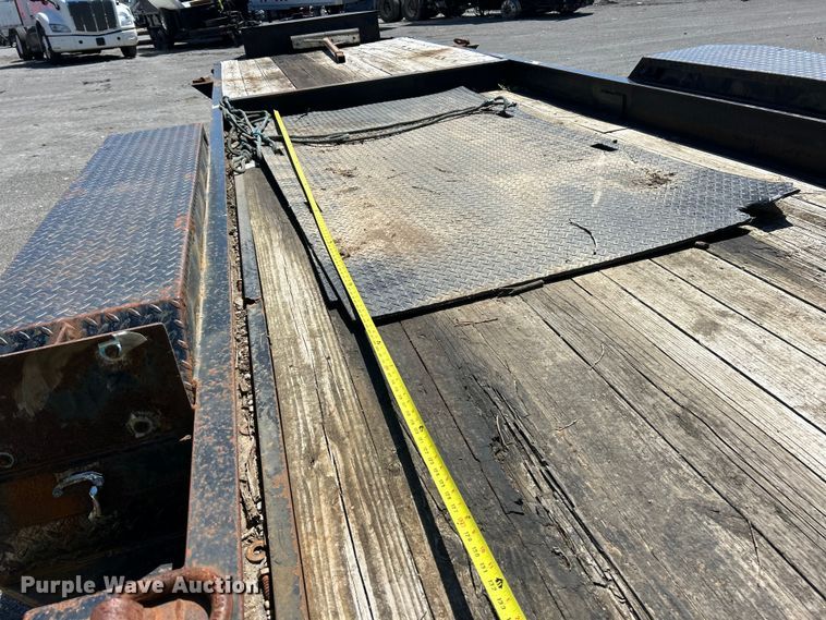 image for item YA2827 2015 Sure-Trac equipment trailer
