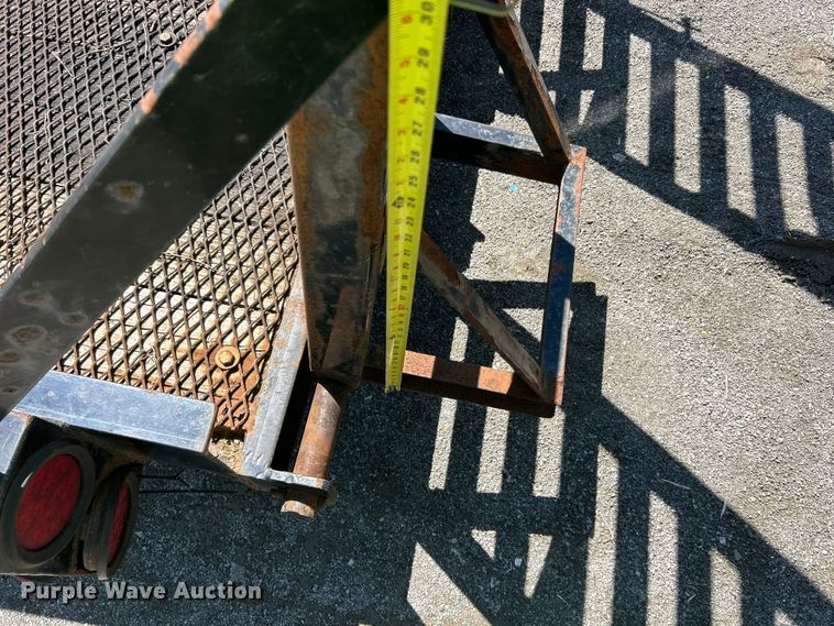 image for item YA2827 2015 Sure-Trac equipment trailer