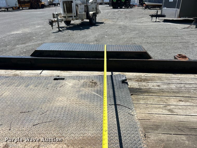 image for item YA2827 2015 Sure-Trac equipment trailer
