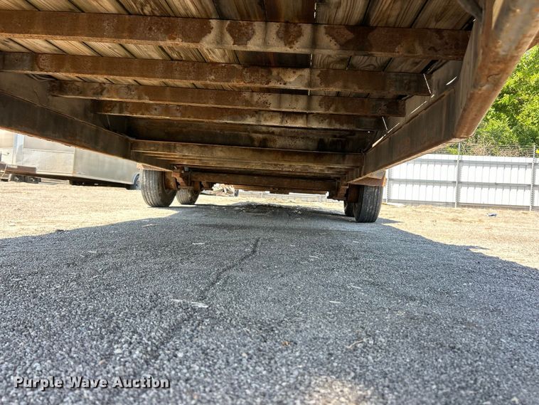 image for item YA2827 2015 Sure-Trac equipment trailer