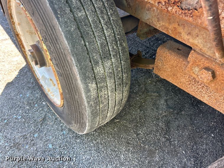 image for item YA2827 2015 Sure-Trac equipment trailer